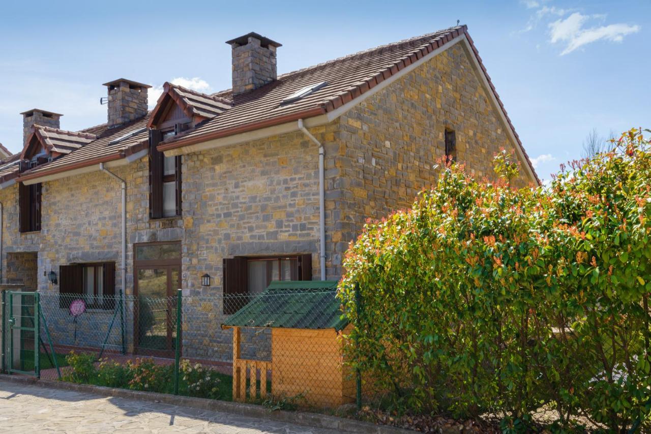 Villa Casa Con Jardin En Hecho Exterior foto